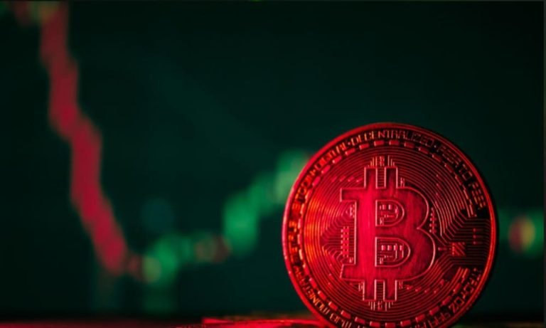قیمت بیت کوین به زیر ۵۵ هزار دلار رسید؛ انتظار ریزش بیشتر تا ماه بعد (تیر ۱۴۰۳)